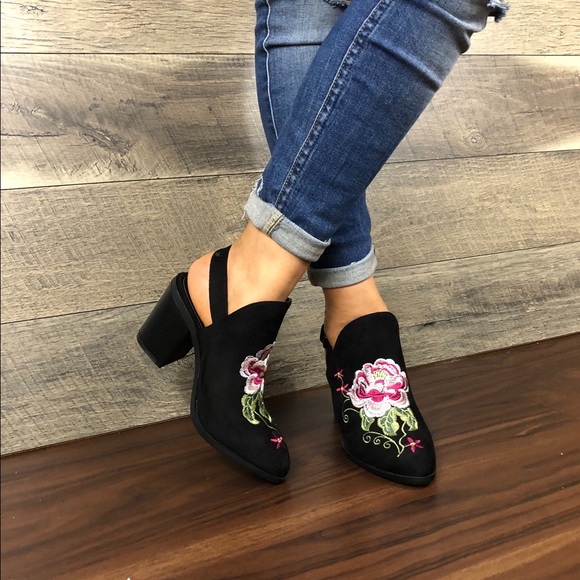 EMBROIDERED WOMEN ALMOND TOE - Picture 3 of 7